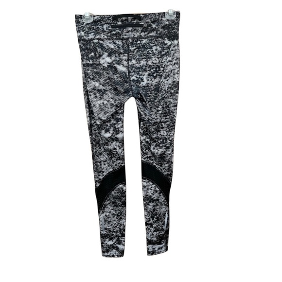 Under Armour Heat Gear Black White Compression Leggings Size XS - Picture 2 of 8